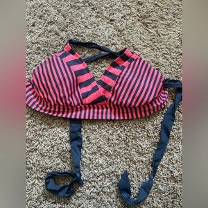 Mossimo women’s striped bathing suit top